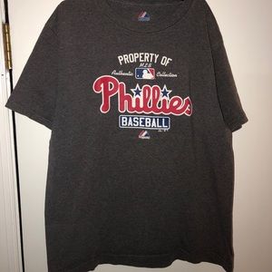 youth size phillies t-shirt